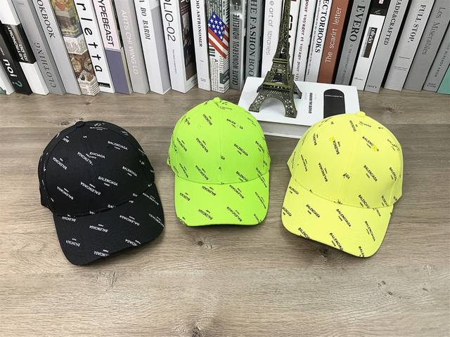 9705# #巴黎世家满印Logo硬顶棒球帽男女同款休闲鸭舌帽显脸小百搭帽子# 可调节 颜色：黑色 黄色 绿色