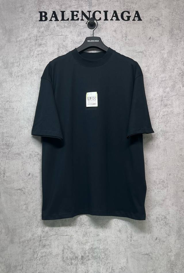 Balenciaga巴黎世家顶级版本1:1官网品质 520标签机场行李贴胶印花短袖T恤 采用巴黎定制纯棉面料260G双纱精梳纯棉，十字螺纹圆领领口落肩线，自上而