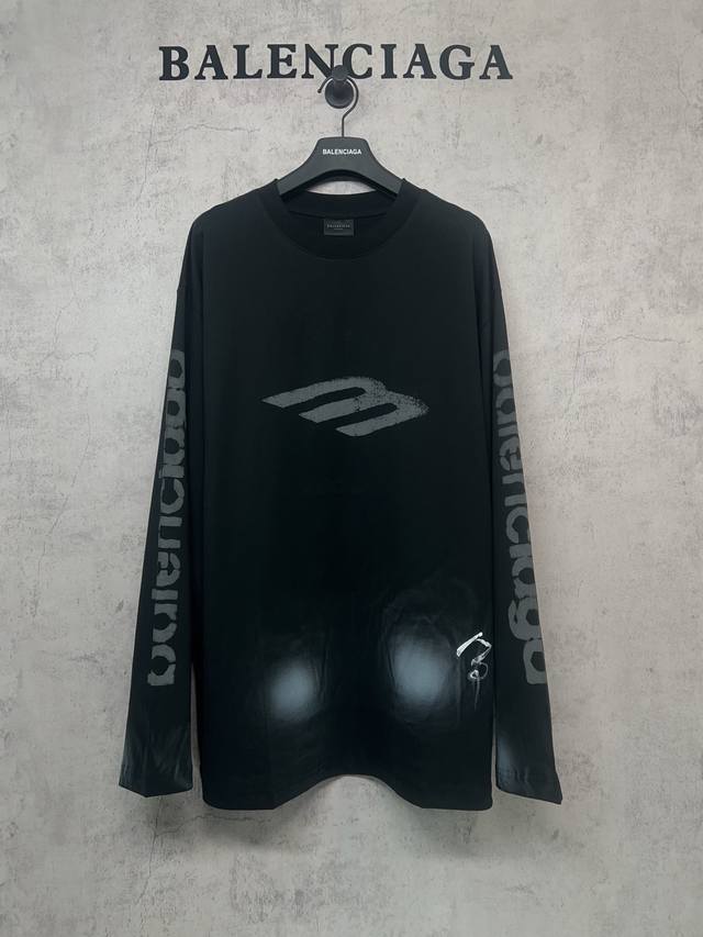 Balenciaga巴黎世家顶级版本1:1官网品质 3B泥巴手绘磨烂水洗做旧水泥大M标手绘长袖T恤 印花采用康丽直喷 前后直喷真的贵上天了 此款是我做过最贵的印
