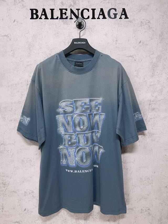 Balenciaga巴黎世家 顶级版本.官网品质 洗水钻石短袖T恤，面料 颜色官网同步 采用精梳紧密纺纱面料，做洗后260克加密平纹布，做无尘烧毛加面部轻食毛工