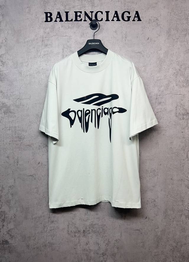 Balenciaga巴黎世家顶级版本1:1官网品质 25Ss 3M 大E水滴艺术字母造旧印花短袖T恤 采用水浆渗透印花工艺 是一种能够实现高渗透率的印花技术 渗