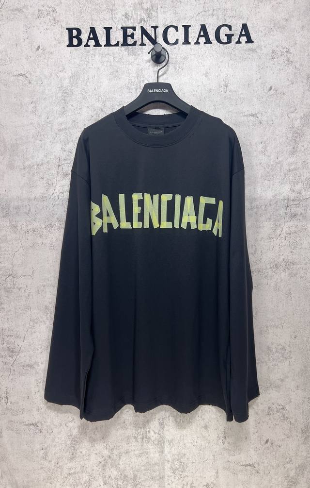 Balenciaga巴黎世家顶级版本1:1官网品质 美纹纸胶带印花短胶带长袖T恤 成衣水洗磨烂做旧，胶带质感和背后黄色胶带感觉都是经过多次调试才出来，洗后克重2