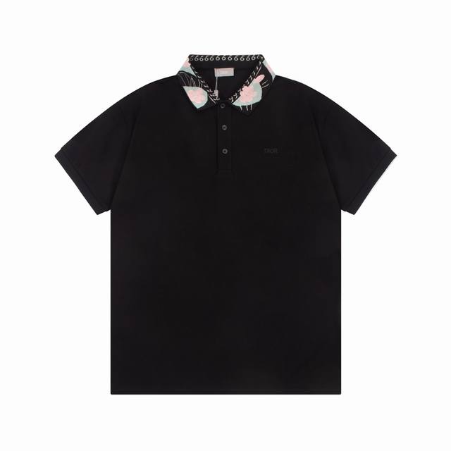 Cd 字母刺绣 异色拼领 Polo衫 定制 同缸染面料 手感非常舒服 春夏最新砖柜同步 时尚又个性 超级百搭好看的一款 男女都非常合适 人手必备款 吊牌 领标