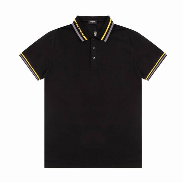 芬迪春夏翻领Polo衫新款 领口织带刺字母Logo，领子拼织设计，定制字母标识纽扣，细节到位，采用棉质珠地布制成，手感舒适，三标齐全 颜色：黑色 白色 尺码：M