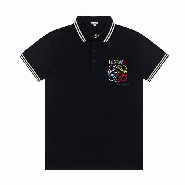 罗意威新款翻领短袖Polo衫 侧胸彩色刺绣标志 定制字母标识纽扣，细节到位，采用 100% 棉质珠地布制成，手感舒适，配备用扣，三标齐全 颜色：黑色 米色 尺码