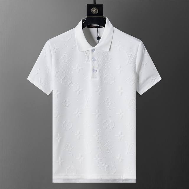 春夏官网同步新款翻领T恤Polo，提花面料 款式时尚 帅气，面料舒适，做工严谨 ，走线工整。上身效果好 码数 M-3Xl 白色