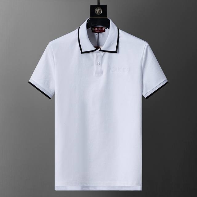 春夏官网同步新款翻领T恤Polo，双面棉 款式时尚 帅气，面料舒适，做工严谨 ，走线工整。上身效果好 码数 M-3Xl 白色
