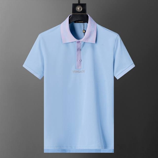 春夏官网同步新款翻领T恤Polo ，丝光珠地面料 款式时尚 帅气，面料舒适，做工严谨 ，走线工整。上身效果好 码数 M-3Xl 天蓝色