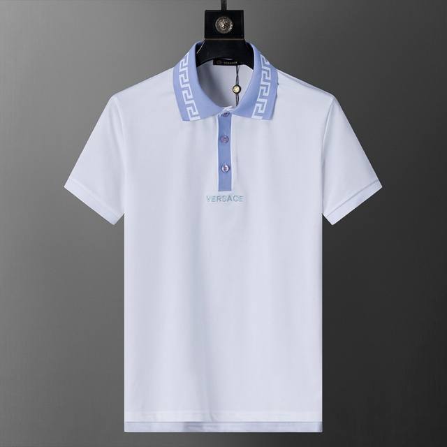 春夏官网同步新款翻领T恤Polo，丝光珠地面料 款式时尚 帅气，面料舒适，做工严谨 ，走线工整。上身效果好 码数 M-3Xl 白色