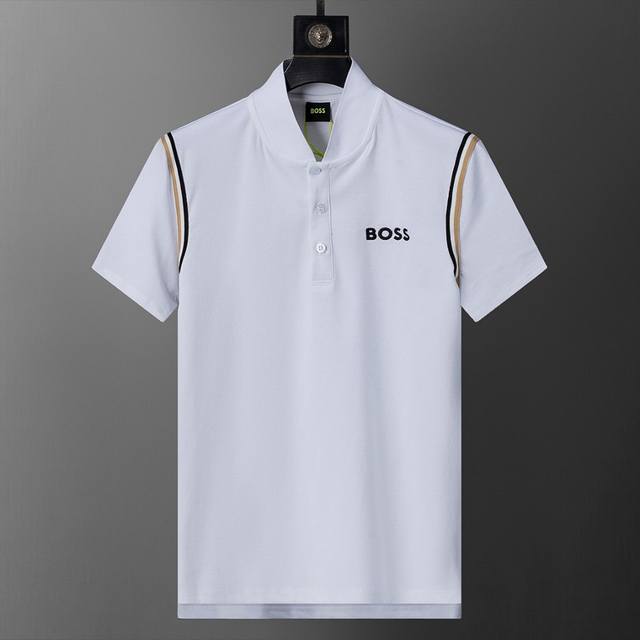 春夏官网同步新款翻领T恤Polo，双面棉面料 原版五金 款式时尚 帅气，面料舒适，做工严谨 ，走线工整。上身效果好 码数 M-3Xl 白色