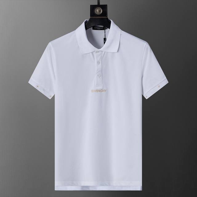 春夏官网同步新款翻领T恤Polo，丝光珠地面料 款式时尚 帅气，面料舒适，做工严谨 ，走线工整。上身效果好 码数 M-3Xl 白色