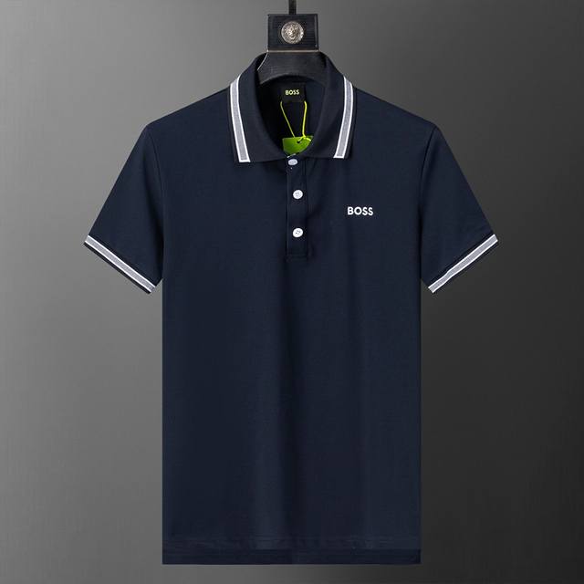 春夏官网同步新款翻领T恤Polo，丝光珠地面料 款式时尚 帅气，面料舒适，做工严谨 ，走线工整。上身效果好 码数 M-3Xl 宝蓝色