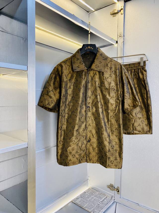 Chaon 套装 可拆拿 官网原单货 可穿240斤 路易威登Lv 简约时尚 夏季夏款新款套装开衫短袖套装短裤套装五分裤沙滩裤中裤 身穿着非常舒适 低调不失奢华