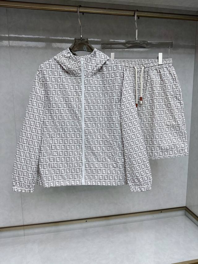 芬迪 2510Ss春夏新款短袖套装，男女同款。上身效果超赞，码数 M-3Xl