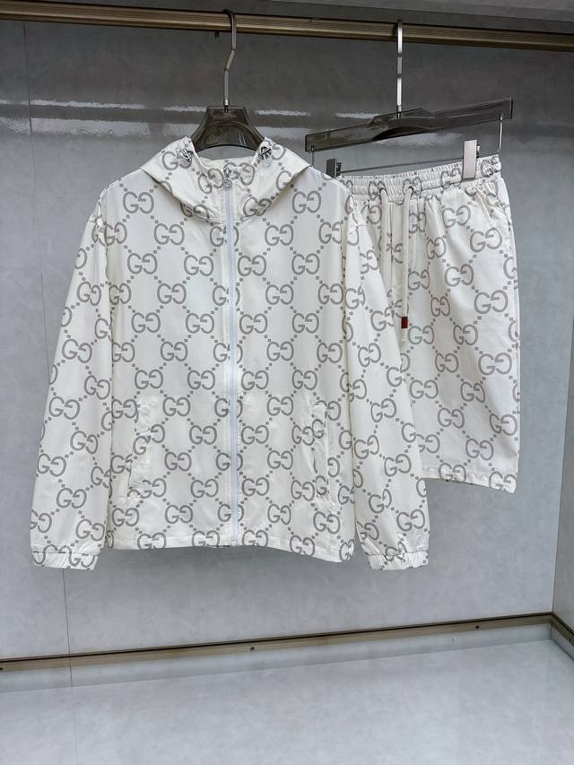 古奇 2510Ss春夏新款短袖套装，男女同款。上身效果超赞，码数 M-3Xl