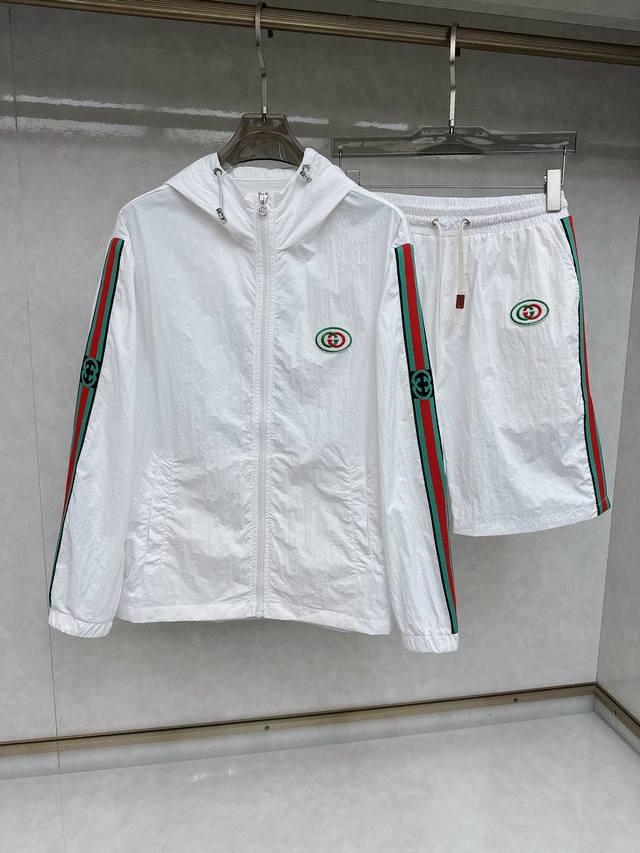 古奇 2510Ss春夏新款短袖套装，男女同款。上身效果超赞，码数 M-2Xl