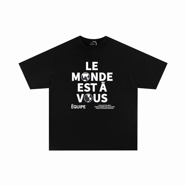 高端品质 Lv前后字母印花Logo圆领T恤，采用定制定染高克重原版面料，洗水完高达280G纯棉双纱面料，宽松Oversize版型，男女同款，区别市场版本Size