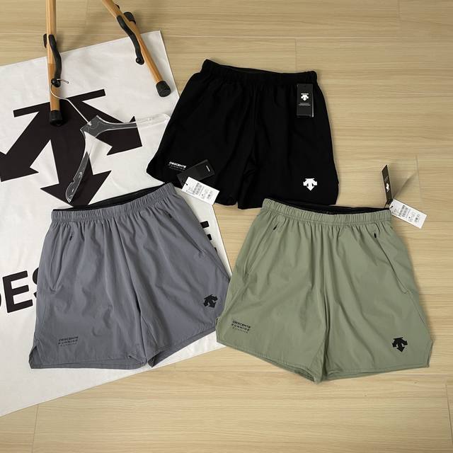品质短裤Descente 迪桑特 男士清爽轻肤三色机能户外与城市休闲于一体的超强梭织速干短裤 顶级复刻，区别市场货，随意对比 面料辅料全是原版1:1复刻商务休闲
