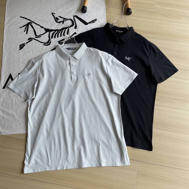 夏季Poloarc'teryz 始祖鸟两色都市通勤两色无痕压胶网眼速干刺绣短袖Polo衫采用网眼速干面料，清爽透气，让你在炎炎夏日中保持舒适。高级感的设计，让你