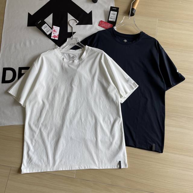 专柜同款Descente 迪桑特两色Descente Blanc Allterrain 81系列轻户外徒步男女款短袖针织衫T恤设计理念高端机能全地形系列聚焦简约