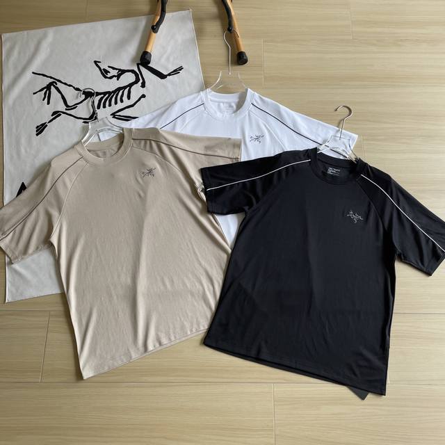 品质短袖Arc'teryx 始祖鸟三色小刺绣小Logo短袖纯棉舒适T恤情侣款上衣高品质230克45支双纱罗马棉 成分36%聚酯纤维 64%棉。十字编织工艺 表面