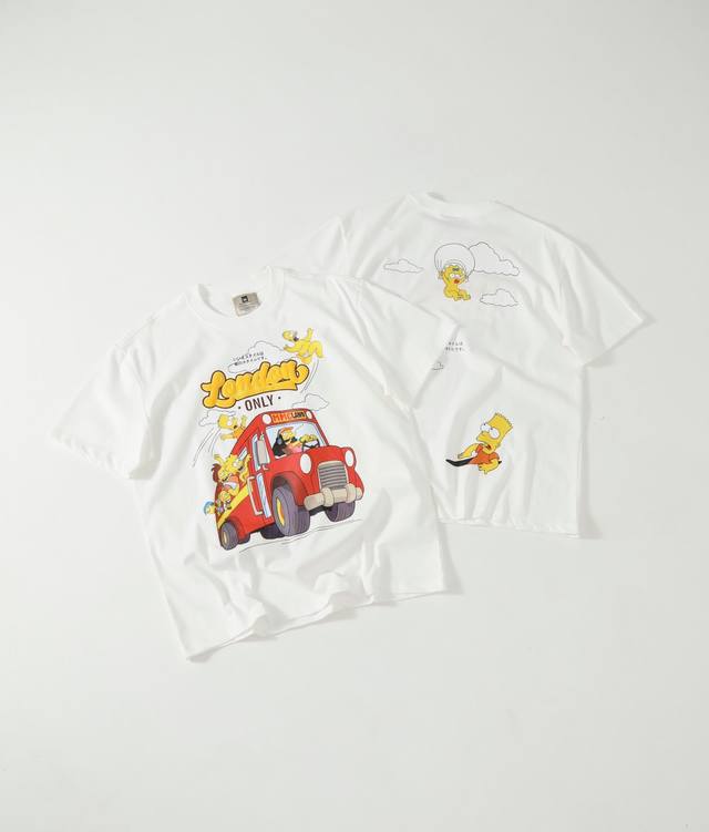 Saint Michael 25Ss限定联名“辛普森红色巴士”恶搞立体Logo印花重磅高街纯棉短袖 情侣款Ins超级热门爆款来袭，重工海绵绒立体字母发泡印花+数