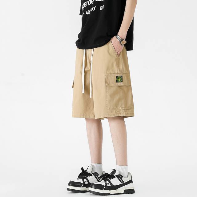 Stone Island 石头岛 夏季美式高街多功能口袋工装牛仔短裤五分裤 海外版石头岛夏季最新系列，抽绳腰围可以自由调节，裤型两侧大口袋设计，袋口石头岛贴标L