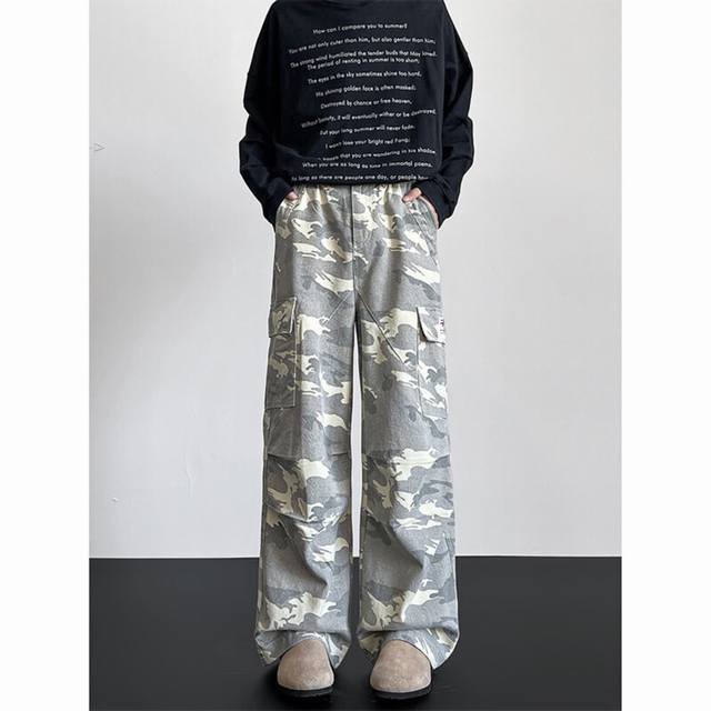 Stussy 斯图西 海外版限定美式Hiphop嘻哈迷彩直筒工装裤休闲裤长裤 斯图西经典迷彩系列，裤型两侧工装大口袋设计，袋口斯图西刺绣贴标设计， Ins 小红