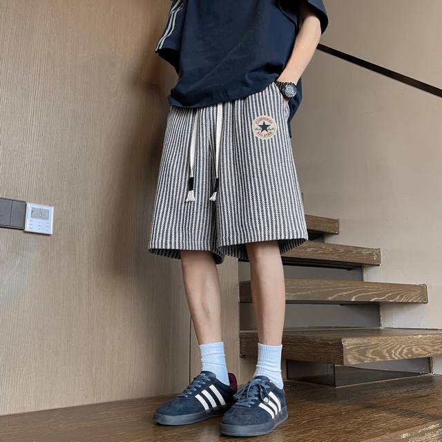 Converse 匡威 夏季专柜新款美式编织条纹短裤休闲裤五分裤 25Ss匡威今年最新款，百搭简约大方通勤款，辨识度更高，宽松廓形，男生女生都可以随意驾驭，区别