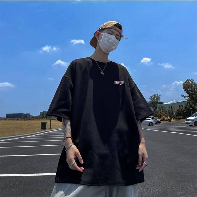 Balenciaga 巴黎世家 夏季专柜经典款纯色纯棉双面印花百搭圆领短袖T恤上衣 采用260G高克重纯棉面料，定制螺纹领口区别市场垃圾货，外贸大厂出品。Os宽