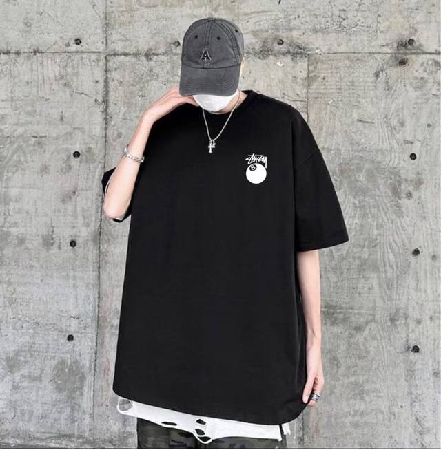 Stussy 斯图西 夏季专柜限定黑8台球印花 纯棉情侣圆领短袖T恤上衣 Stussy斯图西，起源于美国南加州冲浪圣地，2025最新文化涂鸦系列，重磅联名经典街