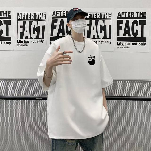 Stussy 斯图西 夏季专柜限定黑8台球印花 纯棉情侣圆领短袖T恤上衣 Stussy斯图西，起源于美国南加州冲浪圣地，2025最新文化涂鸦系列，重磅联名经典街