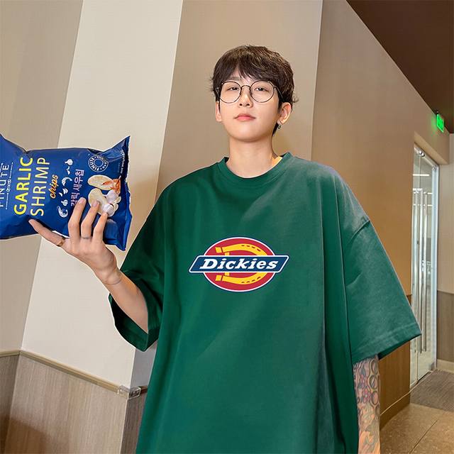 Dickies 迪克斯 夏季专柜同步发售经典款纯棉圆领短袖T恤上衣 采用260克高克重精梳棉纯棉面料，区别市场垃圾货，迪克斯经典系列，永不过时 ！胸前迪克斯Lo