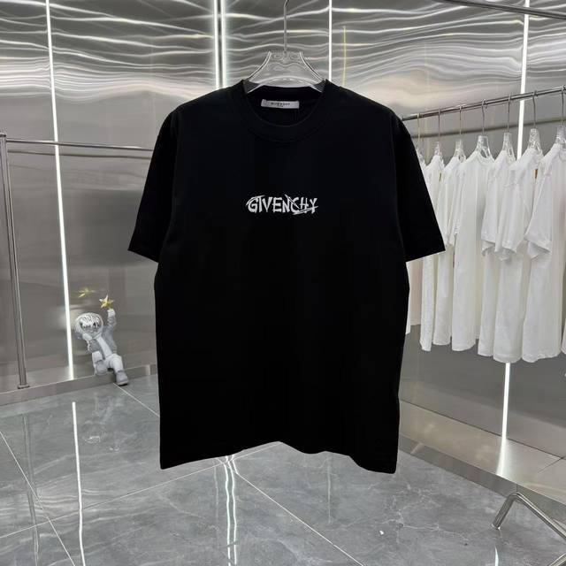 Gvc 2025夏季新款 圆领T恤 个性植绒 男女同款宽松版 S M L Xl Xxl 五个码 黑色 白色 粉色