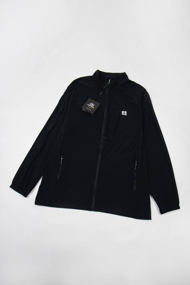 K522# Kolon Sport 可隆 春夏户外轻薄防泼水透气防风衣皮肤衣防晒衣 男女同款 正确版本皮肤风衣的鼻祖，特点:非常轻、透气、防泼水，速干 适应多变