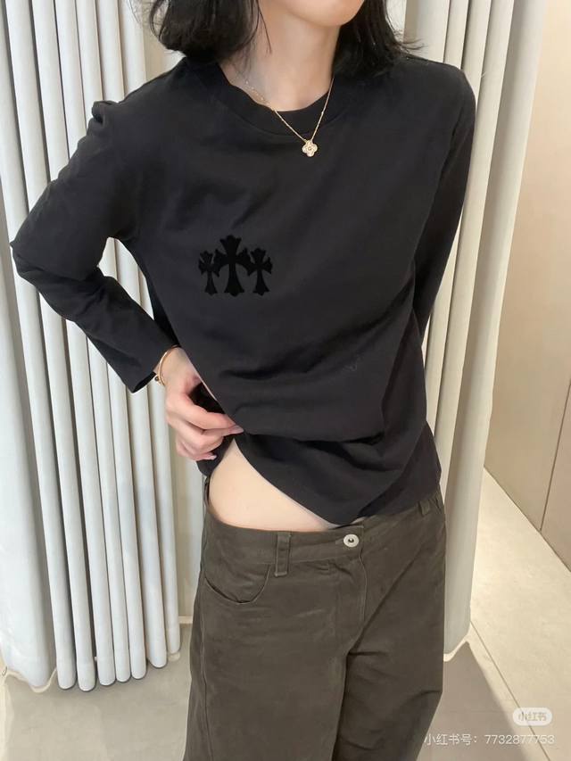 黑灰色不挑人，怎么搭配都可