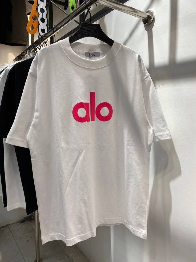 特价 只有白色齐码 特价清不退换款号：Zmr88#Alo Yoga经典字母Logo3D立体发泡印花情侣款短袖T恤 正儿八经2 克纯棉双砂面料 所有面料均已提前做