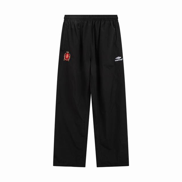 K336# Balenciaga 巴黎世家 Blcg 24Ss走秀款曼联联名刺绣巴黎运动风夹克外套裤子套装刺绣Logo采用进口田岛绣花机 精细绣花无毛边杂线 非