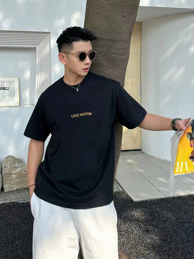 Louis Vuitton路易威登2025Ss新款硅胶字母爆裂痕立体凹凸印花情侣休闲短袖T恤最高版本！定制面料290克双纱！硅胶字母爆裂痕立体凹凸工艺设计！辅料