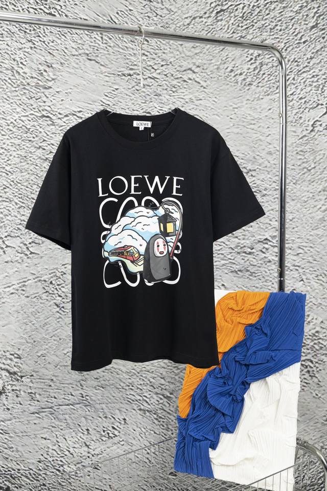 罗意威千与千寻无脸男T恤短袖Loewe 罗意威官方同步短袖经典无脸男移动灯塔印花简单耐看的设计 Is 剪裁宽松风格男女同款 情侣款 Oversize版型 尺码推