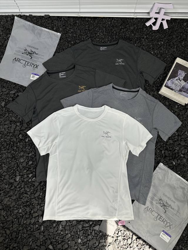 Arcteryx印花吸汗透气贴身柔软Logo户外运动简约百搭圆领短袖T恤 男女同款 -还在为日常通勤的穿搭而烦恼？始祖鸟这款短袖T恤你一定不能错过。它简约时尚的