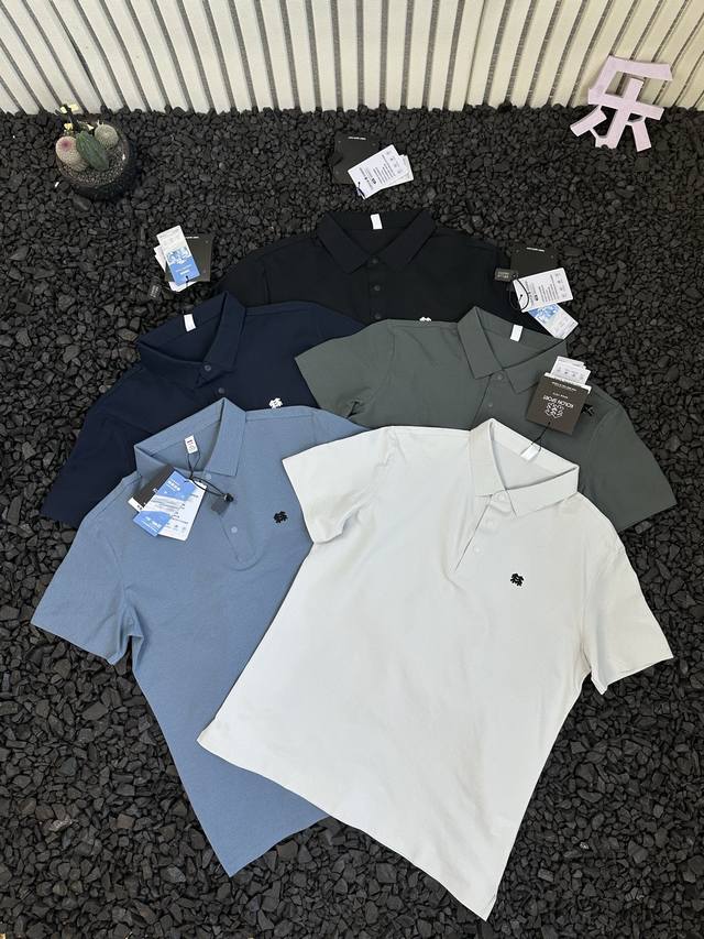 Kolonsport 可隆 夏季新款男士网眼压胶Logo商务时尚百搭通勤日常舒适透气立领Polo衫短袖 经典的Polo领设计，搭配三粒扣开合，简约大方，商务休闲