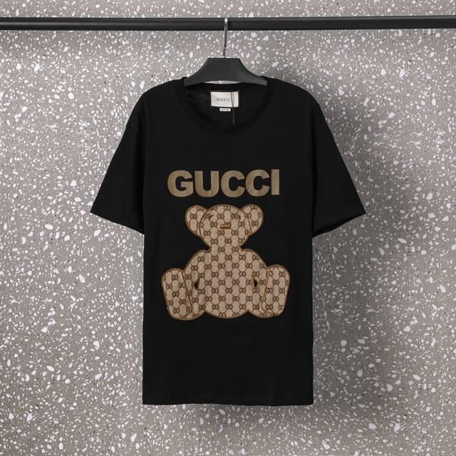 641#Gucci 男女同款 32S双纱爽全棉250克重高品质刺绣贴布维尼熊+简约Logo数码直喷工艺-颜色黑 白-码数Xs-L-