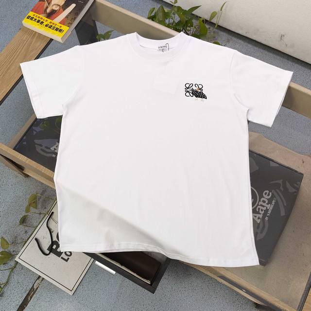 特价 黑色Xs1 S1 M1 L1 白色Xs1 S1 M1 L1 款号：Zga019 高版本2025新款Loewesuna联名罗意威刺绣珍珠鸡Logo图案绣花休