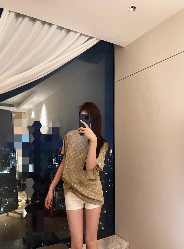 上新 驴 松弛感奶金针织短袖老钱满印设计～颜色：卡其码数：见尾图