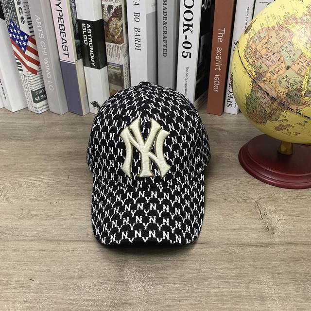 9647# #Mlb洋基队Ny满印Logo硬顶鸭舌帽休闲棒球帽男女同款百搭显脸小帽子#可调节颜色：黑色