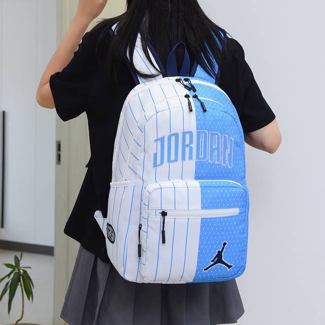 Air Jordan乔丹飞人 男女街头潮流个性拼色双肩包时尚百搭运动背包电脑包校园高中大学生书包 尺寸:45×30×18