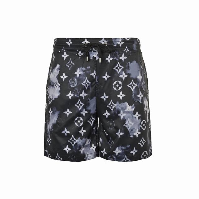 Louis Vuitton 路易威登 夜空满印老花沙滩短裤精工艺梭织面料，定制五金，做工精细，质感一流，垂感十足，享受夏日与海滩的清凉时刻！Size:M-3Xl