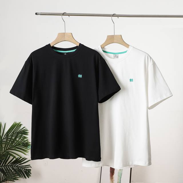 25最新可隆插画师Evergreen露营风** 重磅纯棉，版型重塑 **可隆全新男女同款T恤，以** G重磅纯棉**为基底，融合**3D立体印花工艺**，环保的