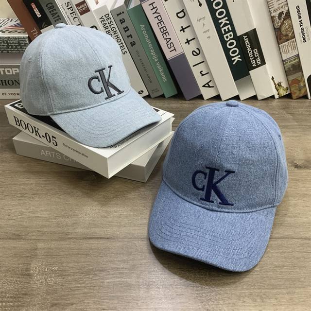 8798# #Ck Calvin Klein 字母刺绣棒球帽牛仔布料鸭舌默男女休闲百搭帽子显脸小大头围#可调节颜色：浅蓝色 深蓝色